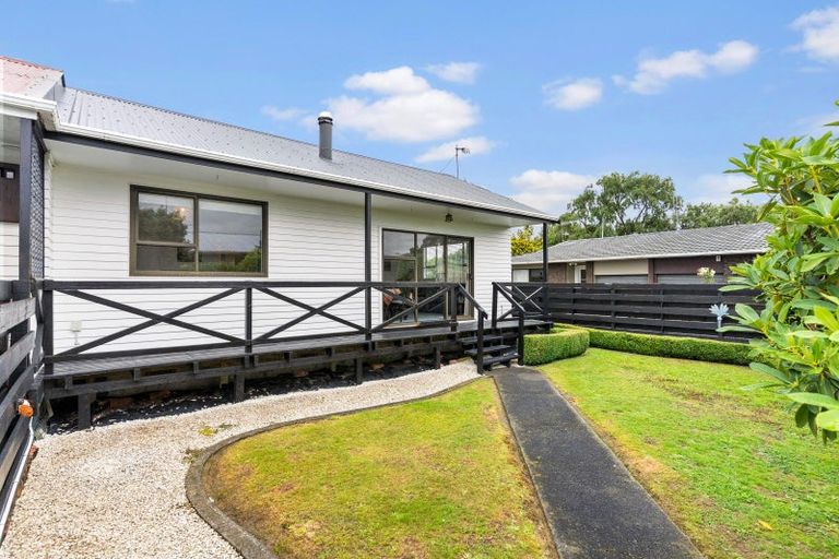Photo of property in 2/8 Murray Street, Wallaceville, Upper Hutt, 5018