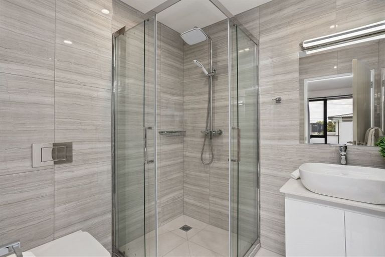 Photo of property in 32c Hewitts Road, Merivale, Christchurch, 8014