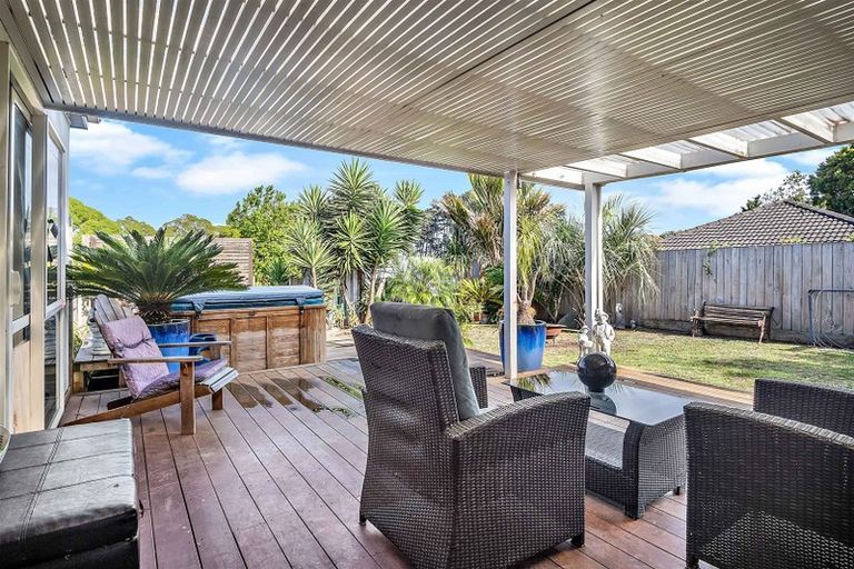 Photo of property in 8 Saint Leger Crescent, Huntington Park, Auckland, 2013