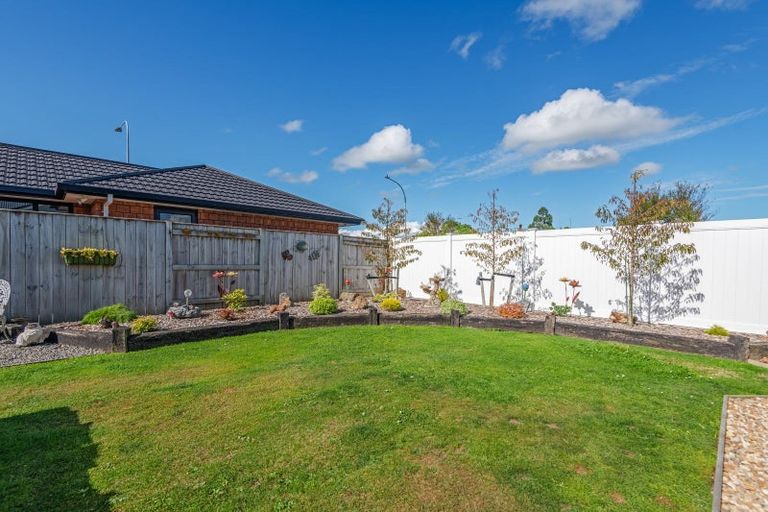 Photo of property in 6 Pegasus Place, Kelvin Grove, Palmerston North, 4414