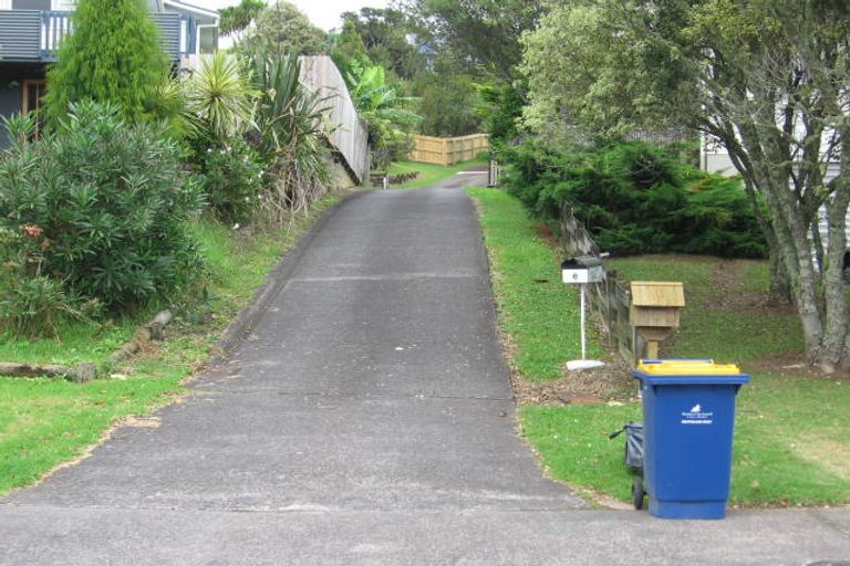 Photo of property in 6 Stallard Place, Glen Eden, Auckland, 0602