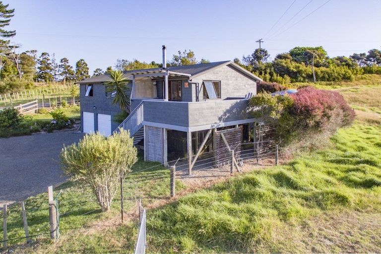 Photo of property in 280a Rimmer Road, Helensville, 0875