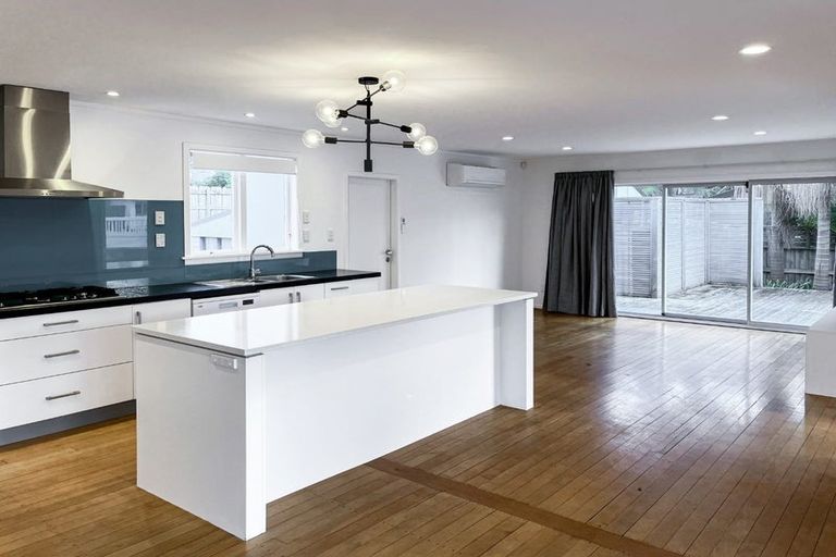 Photo of property in 52 Te Ngaio Road, Mount Maunganui, 3116