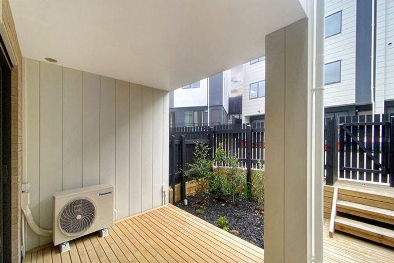 Photo of property in 27 Tukari Lane, Mangere Bridge, Auckland, 2022