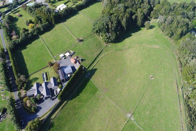 Photo of property in 30 Goodall Road, Snells Beach, 0920