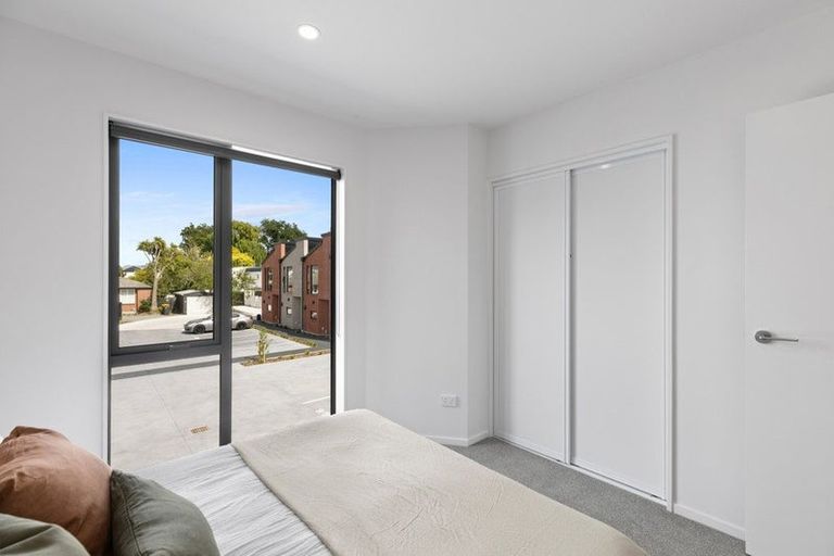 Photo of property in 2/88 Holly Road, St Albans, Christchurch, 8014