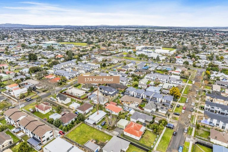 Photo of property in 2/17 Kent Road, Manurewa, Auckland, 2102