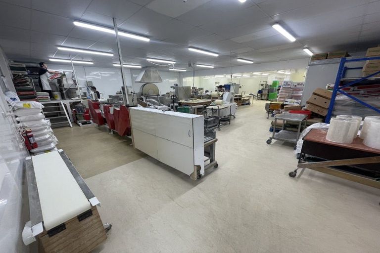 Photo of property in 166-170 Jackson Street, Petone, Lower Hutt, 5012