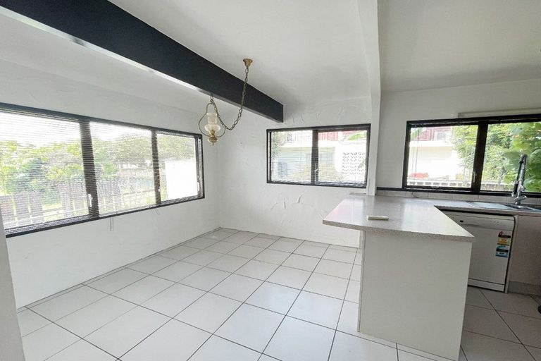 Photo of property in 2b Hazeldene Place, Opaheke, Papakura, 2113