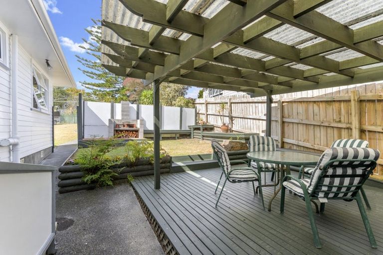 Photo of property in 43 Waitaki Street, Henderson, Auckland, 0612