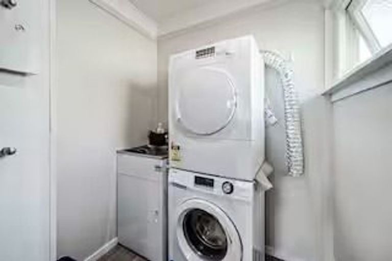 Photo of property in 8 Marine Parade, Paraparaumu Beach, Paraparaumu, 5032