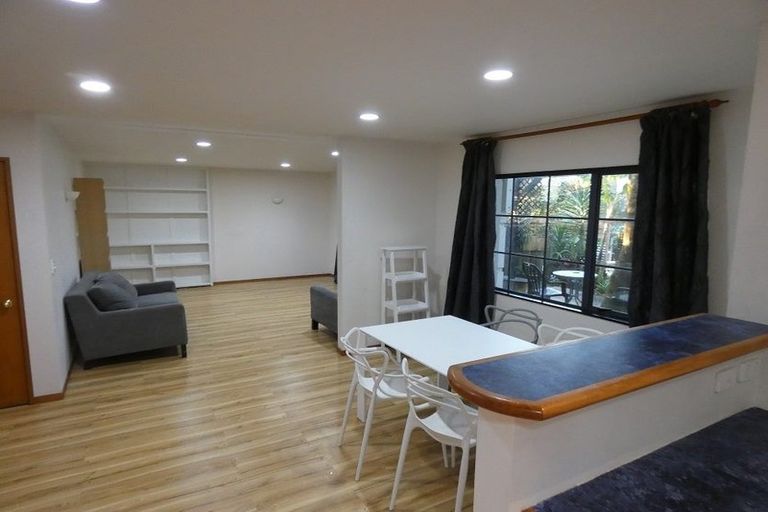 Photo of property in 39 Blease Street, New Lynn, Auckland, 0600