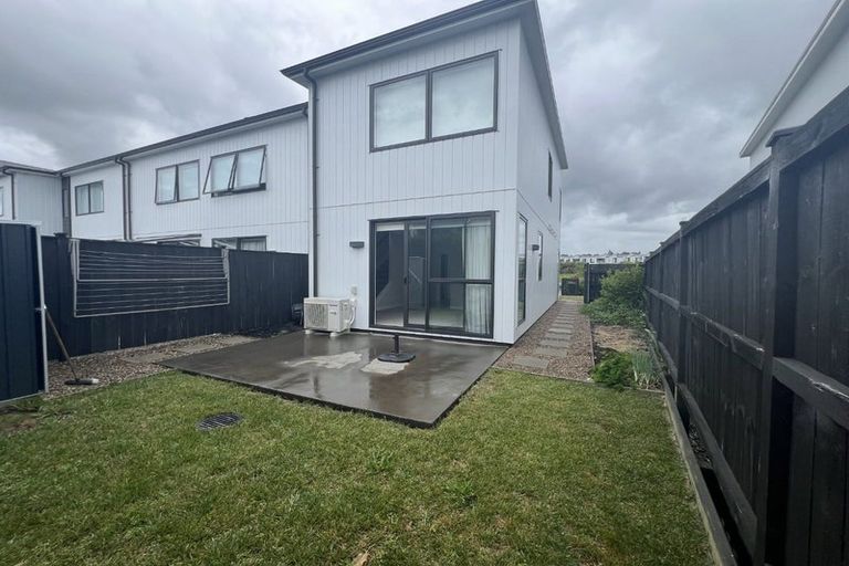 Photo of property in 21 Koura Drive, Red Beach, 0932