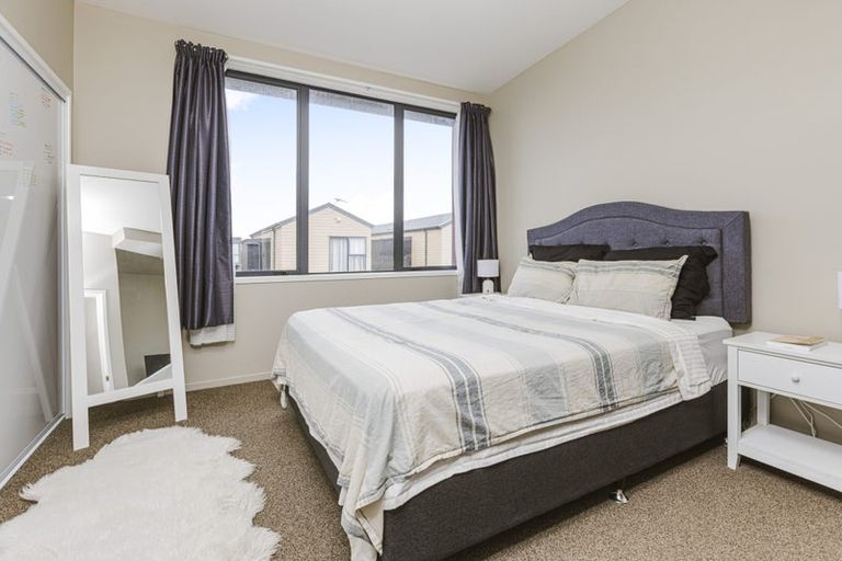 Photo of property in 12 Dignity Street, Papakura, 2110