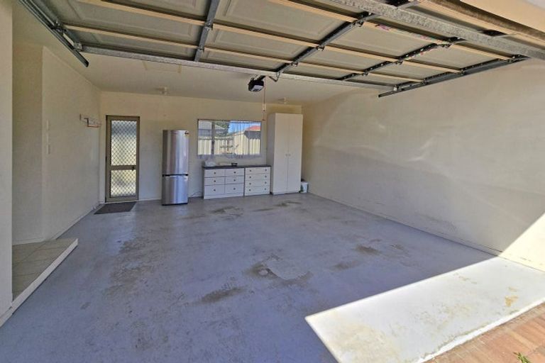 Photo of property in 12 Caulfield Place, Taradale, Napier, 4112