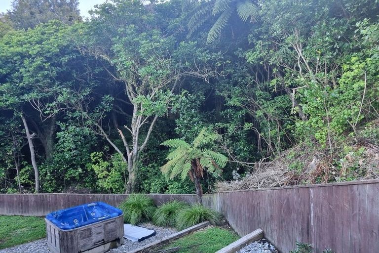 Photo of property in 2/31 Camellia Terrace, Maungaraki, Lower Hutt, 5010