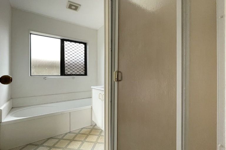 Photo of property in 2/3 Elmwood Place, Manurewa, Auckland, 2102