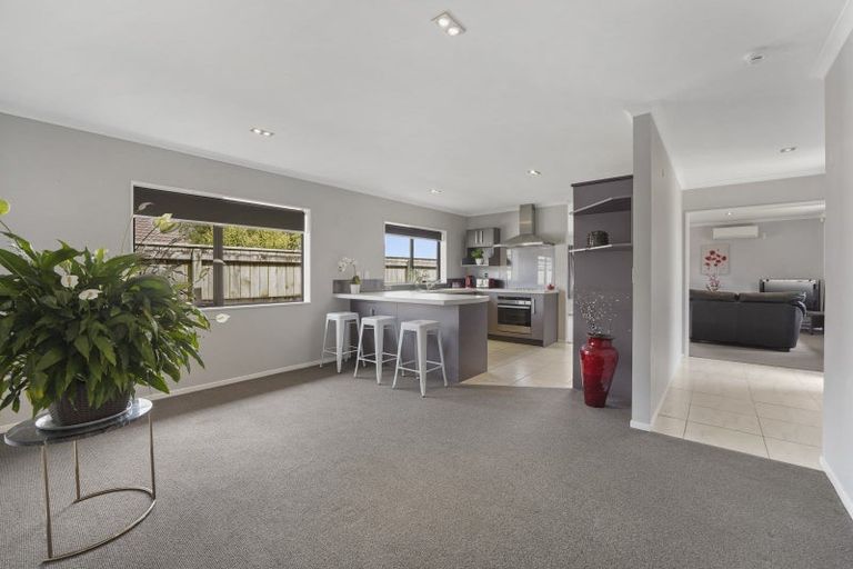 Photo of property in 19 Percy Kinsman Crescent, Riverstone Terraces, Upper Hutt, 5018