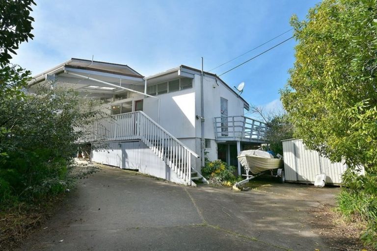 Photo of property in 185 Vipond Road, Stanmore Bay, Whangaparaoa, 0932