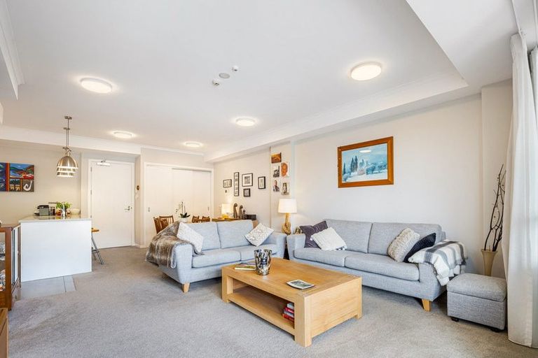 Photo of property in 162 Landmark Terrace, Orewa, 0931
