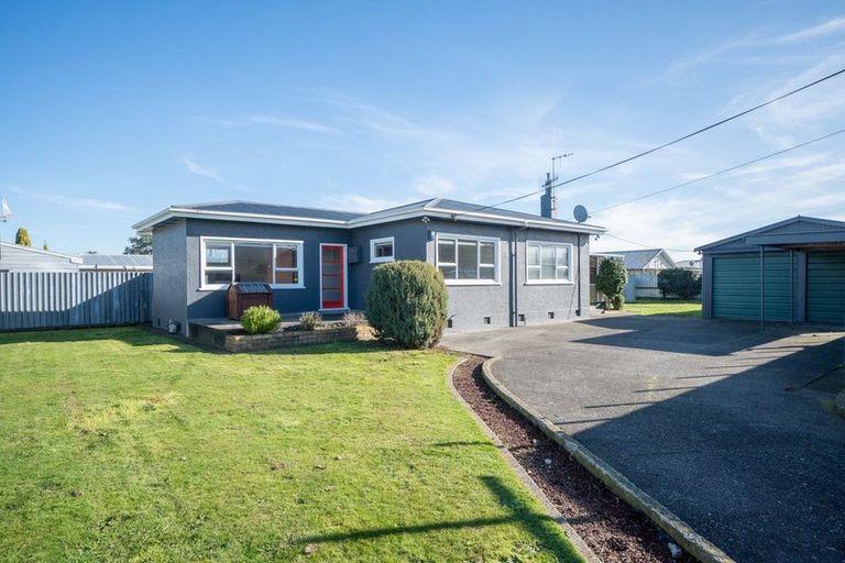 Photo of property in 25 Featherston Street, Takaro, Palmerston North, 4412