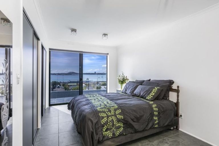 Photo of property in 1/1 Richmond Avenue, Northcote Point, Auckland, 0627