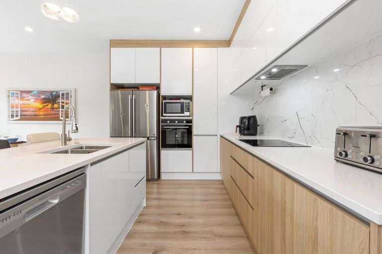 Photo of property in 10b Nellie Drive, Kumeu, 0810