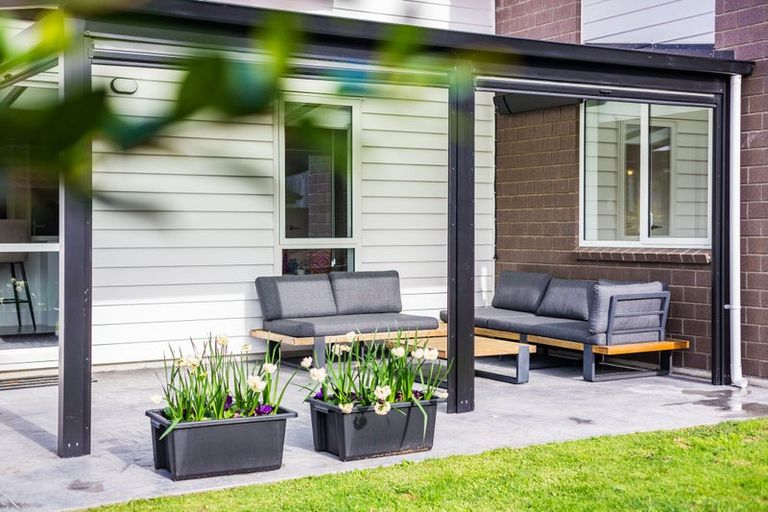 Photo of property in 11 Banks Boulevard, Whitby, Porirua, 5024