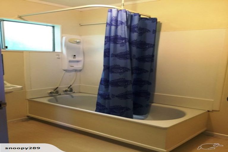 Photo of property in 2/7 Wye Street, Island Bay, Wellington, 6023