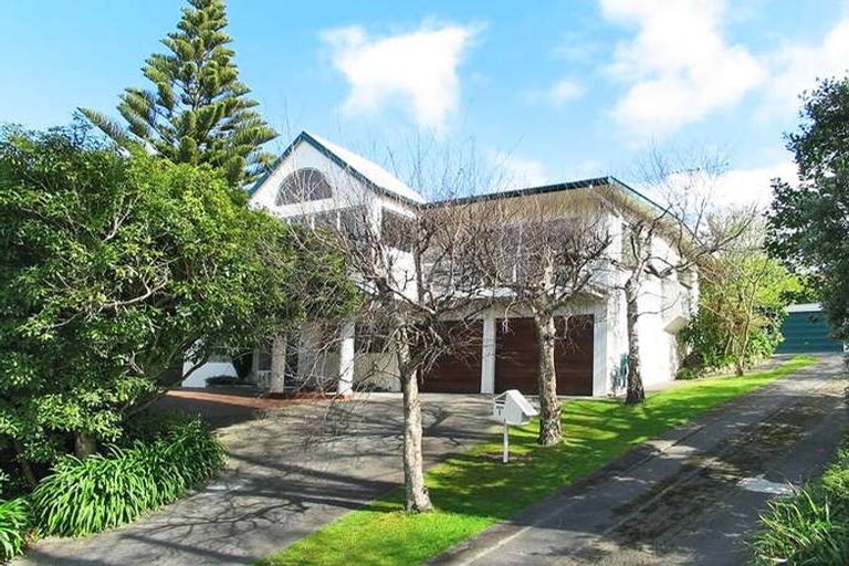 Photo of property in 1 Seaview Road, Paremata, Porirua, 5024