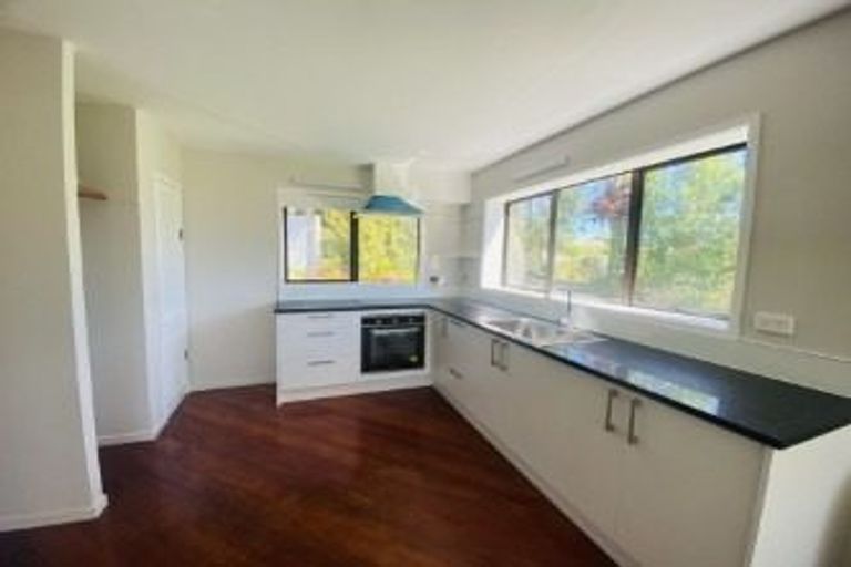 Photo of property in 131 Colwill Road, Massey, Auckland, 0614