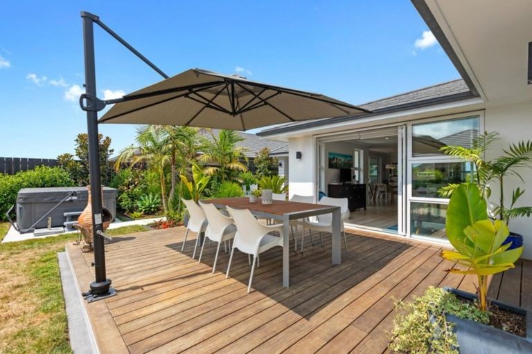 Photo of property in 17 Drabble Crescent, Papamoa Beach, Papamoa, 3118