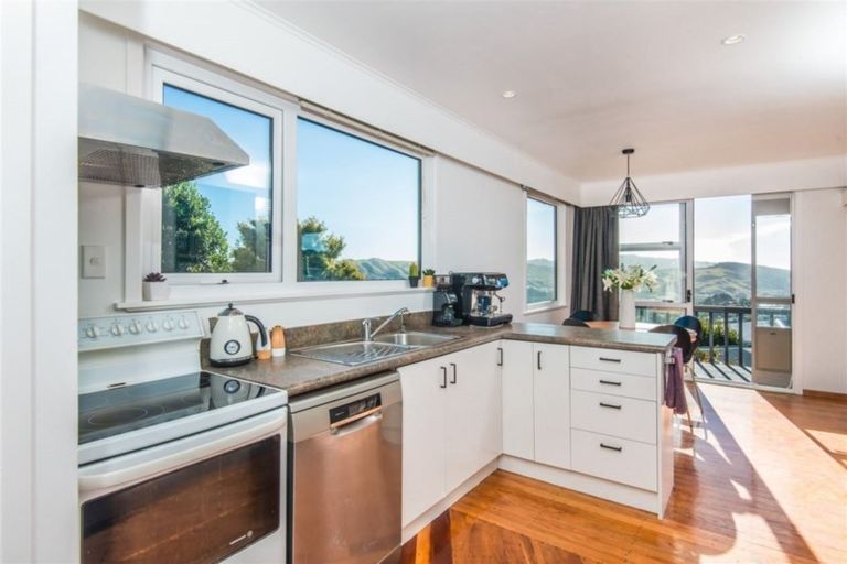 Photo of property in 31 Carluke Street, Paparangi, Wellington, 6037