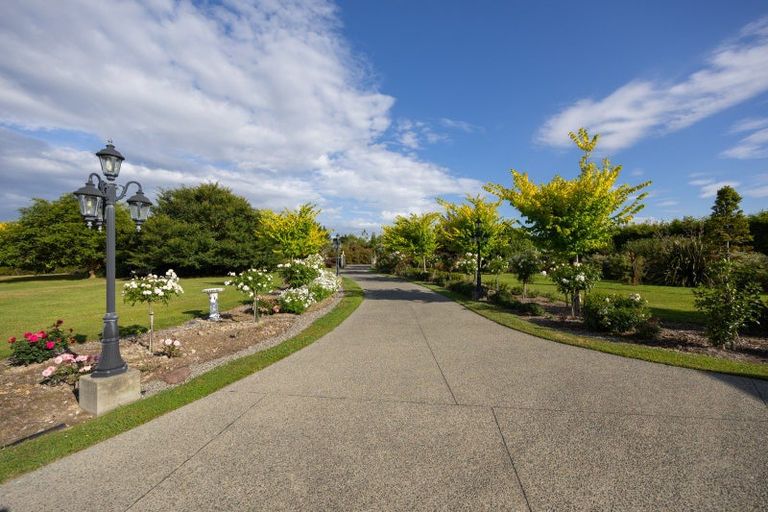 Photo of property in 7 Dobsons Lane, Kelvin Grove, Palmerston North, 4470