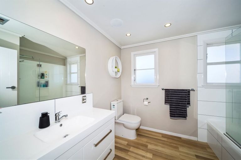 Photo of property in 2 Maire Street, Hawera, 4610