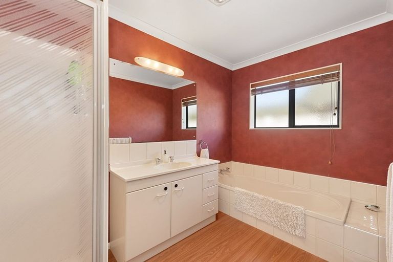 Photo of property in 12 Grace Avenue, Rototuna North, Hamilton, 3210