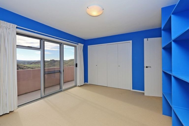 Photo of property in 100 Tironui Drive, Taradale, Napier, 4112