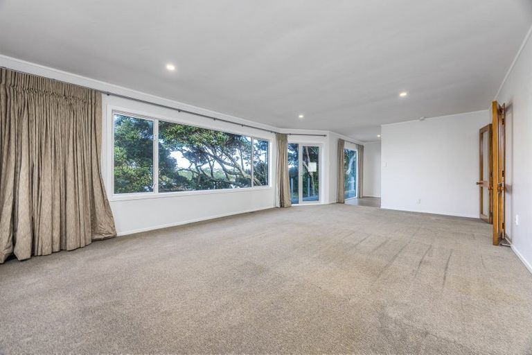 Photo of property in 74 Queen Street, Northcote Point, Auckland, 0627