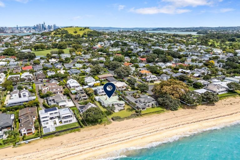 Photo of property in 36 Oxford Terrace, Devonport, Auckland, 0624