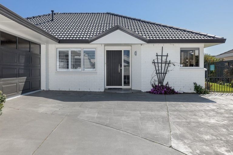 Photo of property in 18 Lotus Avenue, Mount Maunganui, 3116
