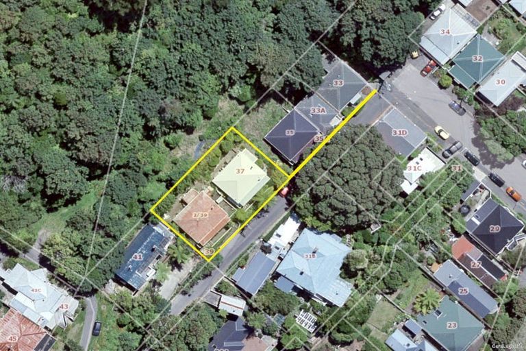 Photo of property in 37 Patanga Crescent, Thorndon, Wellington, 6011