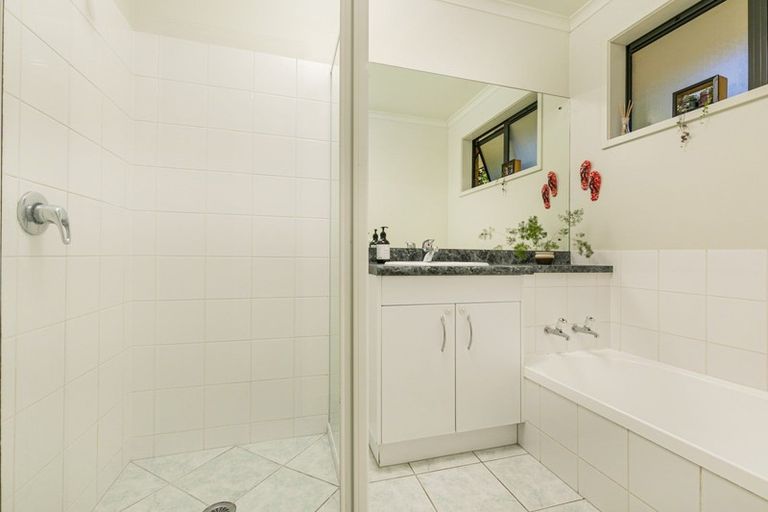 Photo of property in 25 Wyn Close, Kaukapakapa, 0871