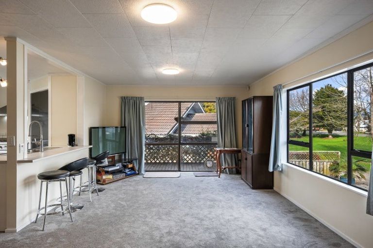 Photo of property in 6 Kawiu Road, Levin, 5510