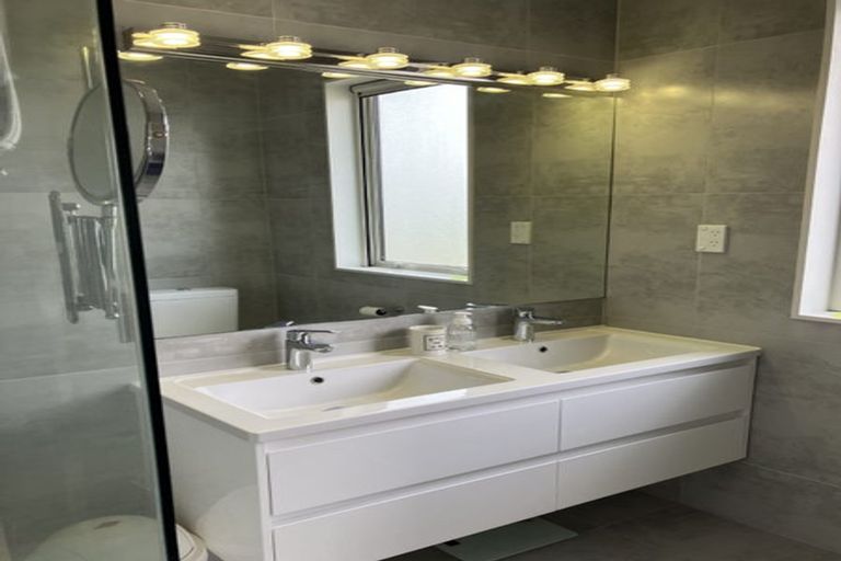 Photo of property in 23 Maka Terrace, Orewa, 0931