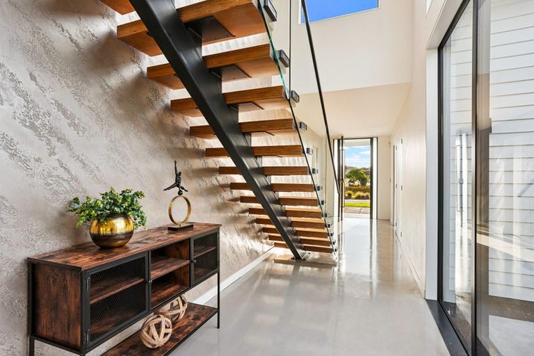 Photo of property in 22 Kahika Grove, Huapai, Kumeu, 0810