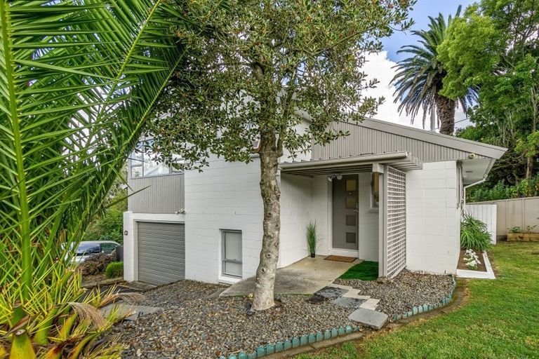 Photo of property in 1/290 Glenfield Road, Glenfield, Auckland, 0629