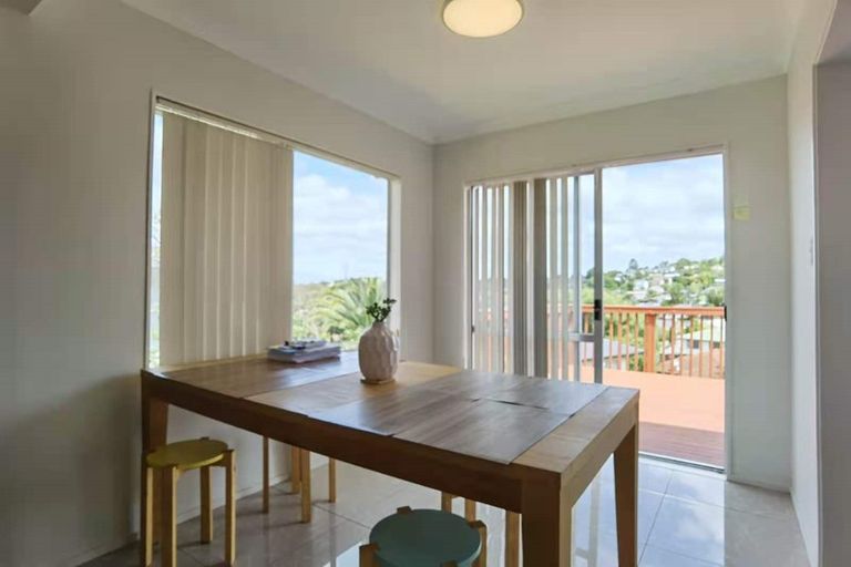 Photo of property in 35 Triangle Road, Massey, Auckland, 0614