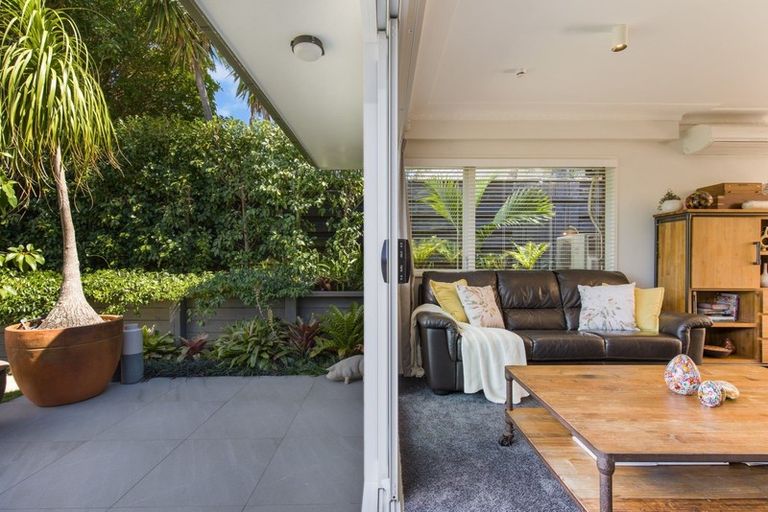 Photo of property in 18 Meadway, Sunnyhills, Auckland, 2010