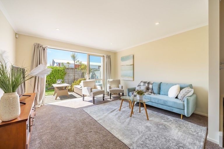 Photo of property in 5 Latimer Way, Petone, Lower Hutt, 5012