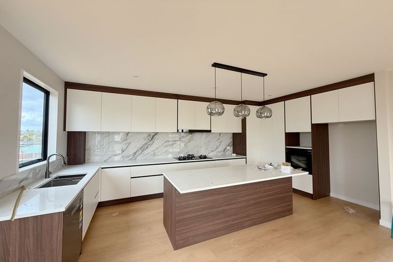 Photo of property in 73 Hutchinsons Road, Bucklands Beach, Auckland, 2014